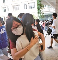 南京24767名考生高考首日平安顺利